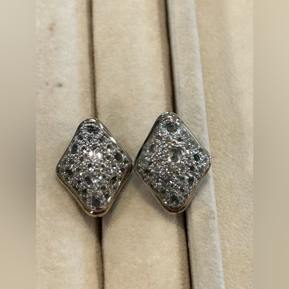 John Hardy Jaisalmer Earrings - Picture 5 of 6